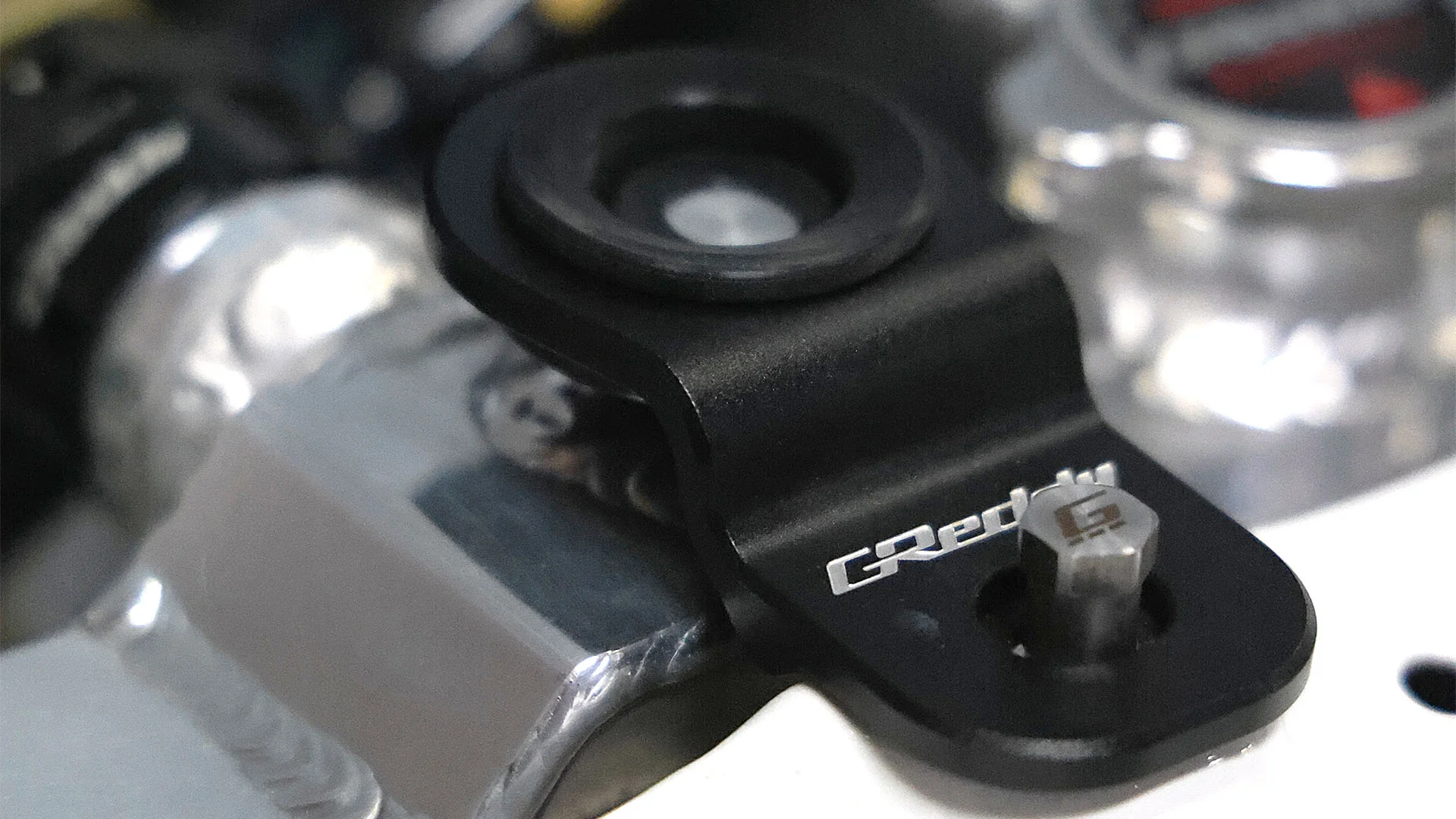 GReddy Billet Aluminum Radiator Mount Bracket (EG/EK 92-00 Honda Civic) - Image 4