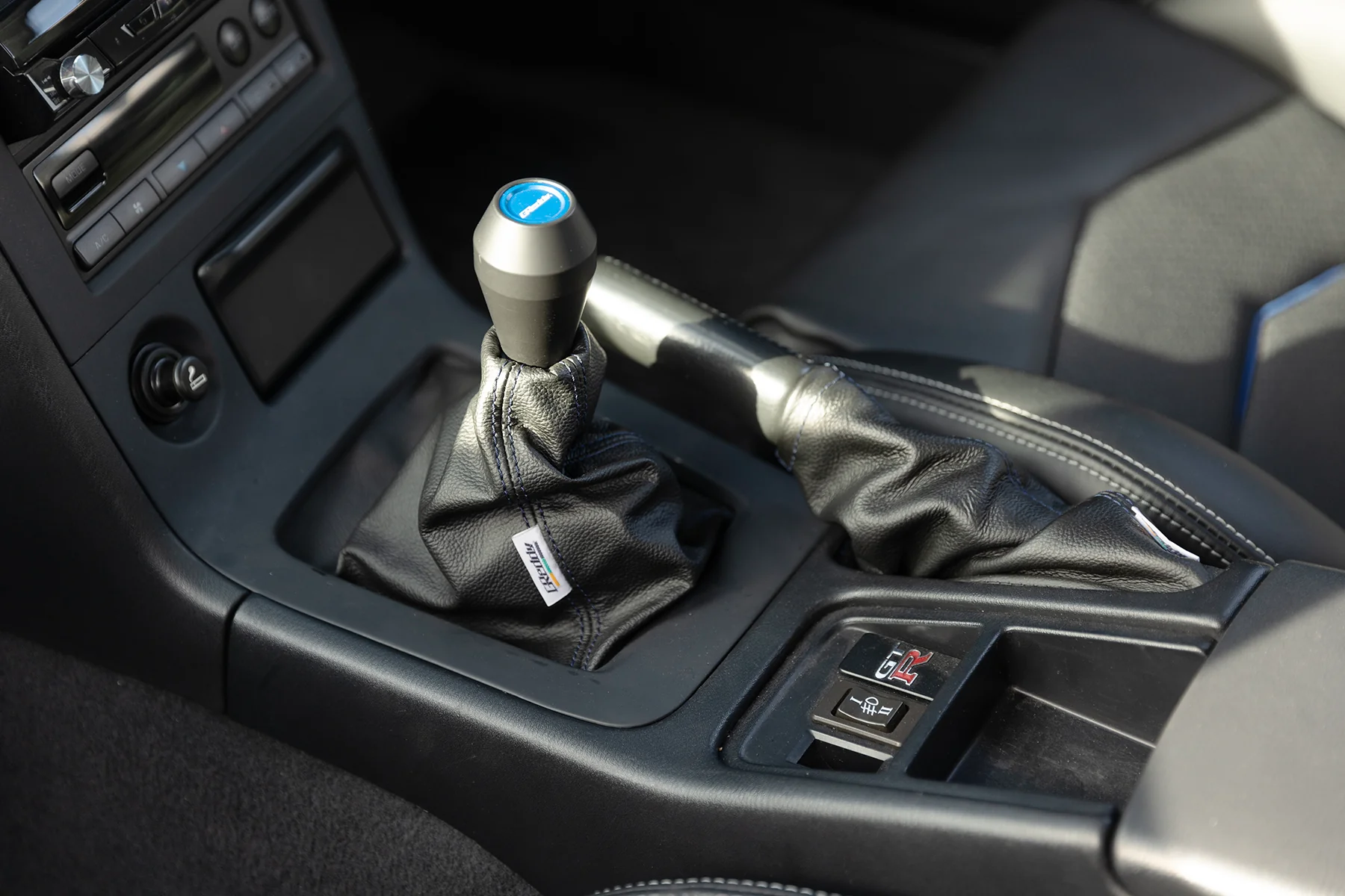 GREDDY SHIFT BOOT SKYLINE GT-R BCNR33 GENUINE LEATHER - (16520703) - Image 2