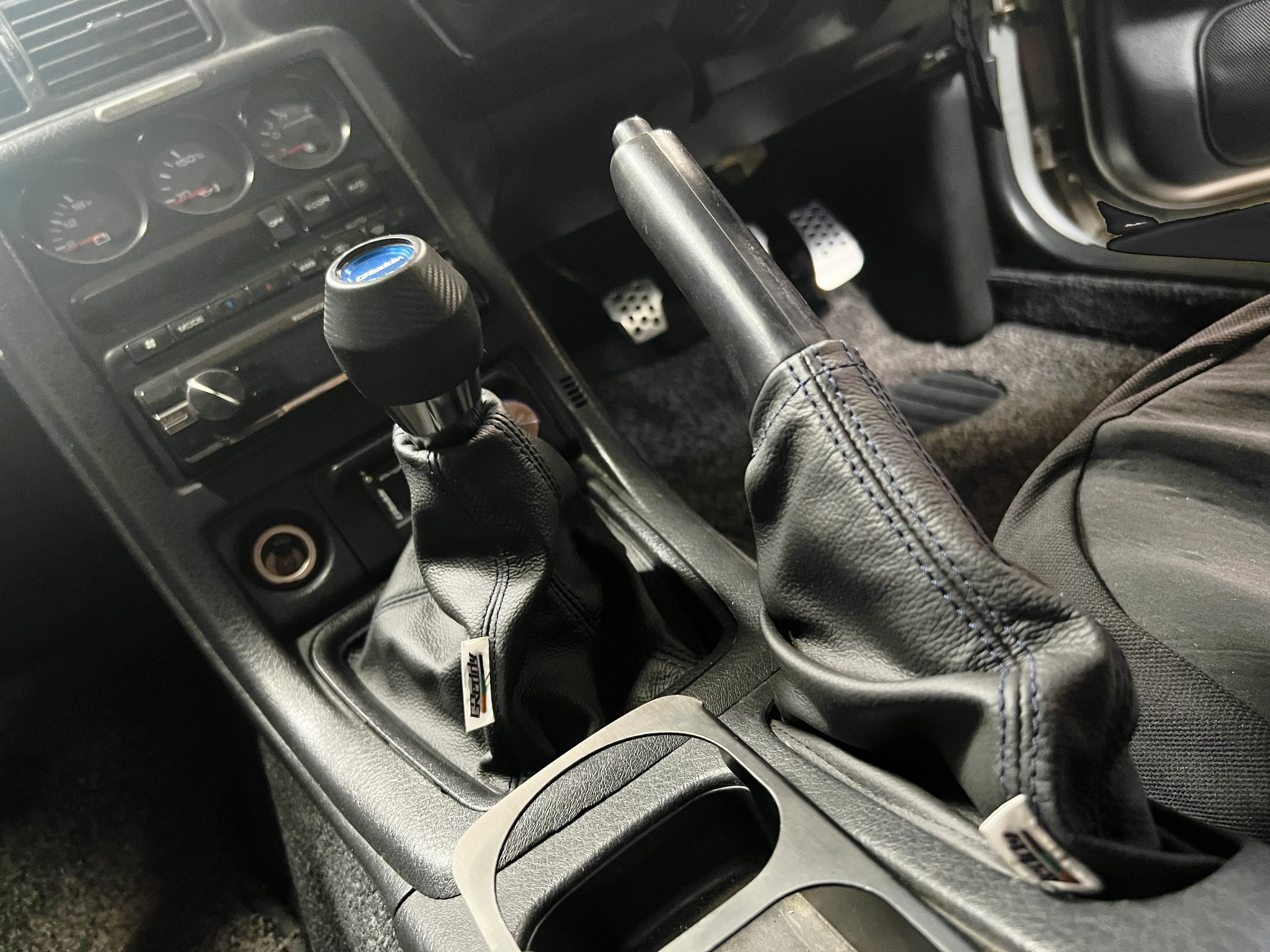 GREDDY SHIFT BOOT SKYLINE GT-R BNR32 GENUINE LEATHER - (16520701) - Image 5