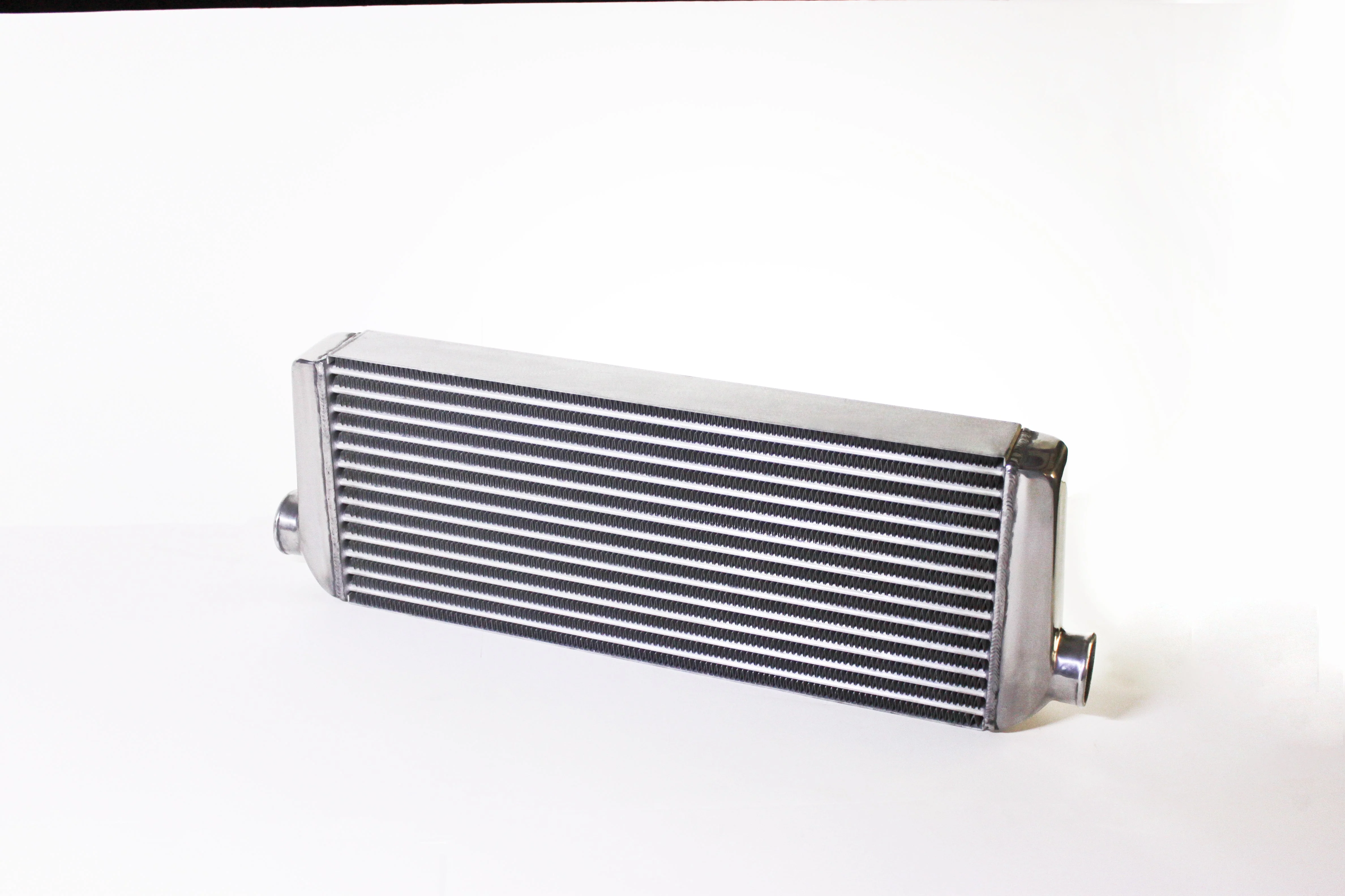 UNIVERSAL INTERCOOLER SPEC TYPE-28, BOTTOM 60mm INLET/OUTLET - (12001415) - Image 3